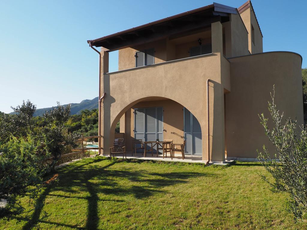 Agriturismo "I Castellari" Пиетра Лигуре Екстериор снимка