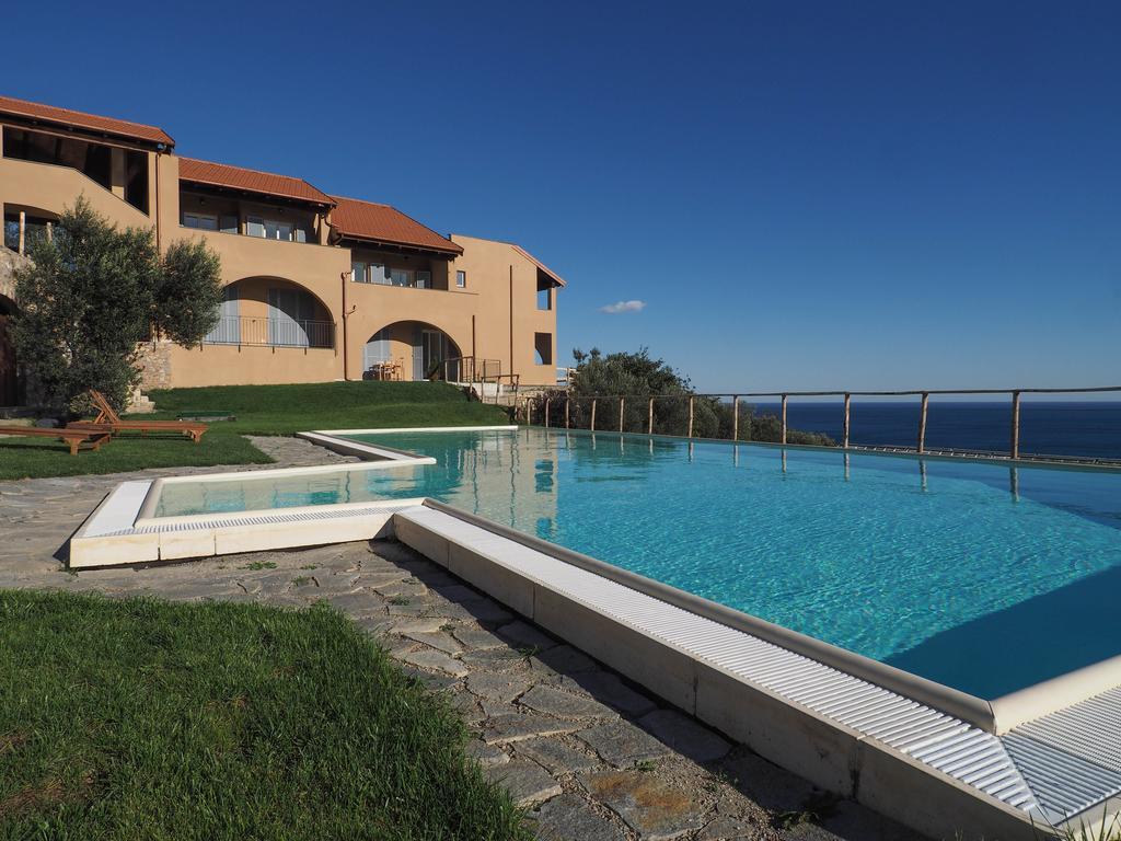 Agriturismo "I Castellari" Пиетра Лигуре Екстериор снимка