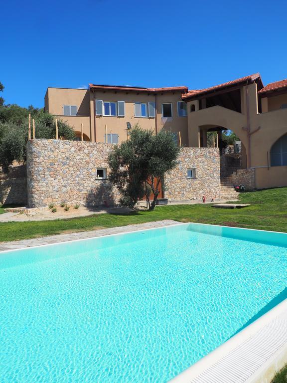 Agriturismo "I Castellari" Пиетра Лигуре Екстериор снимка