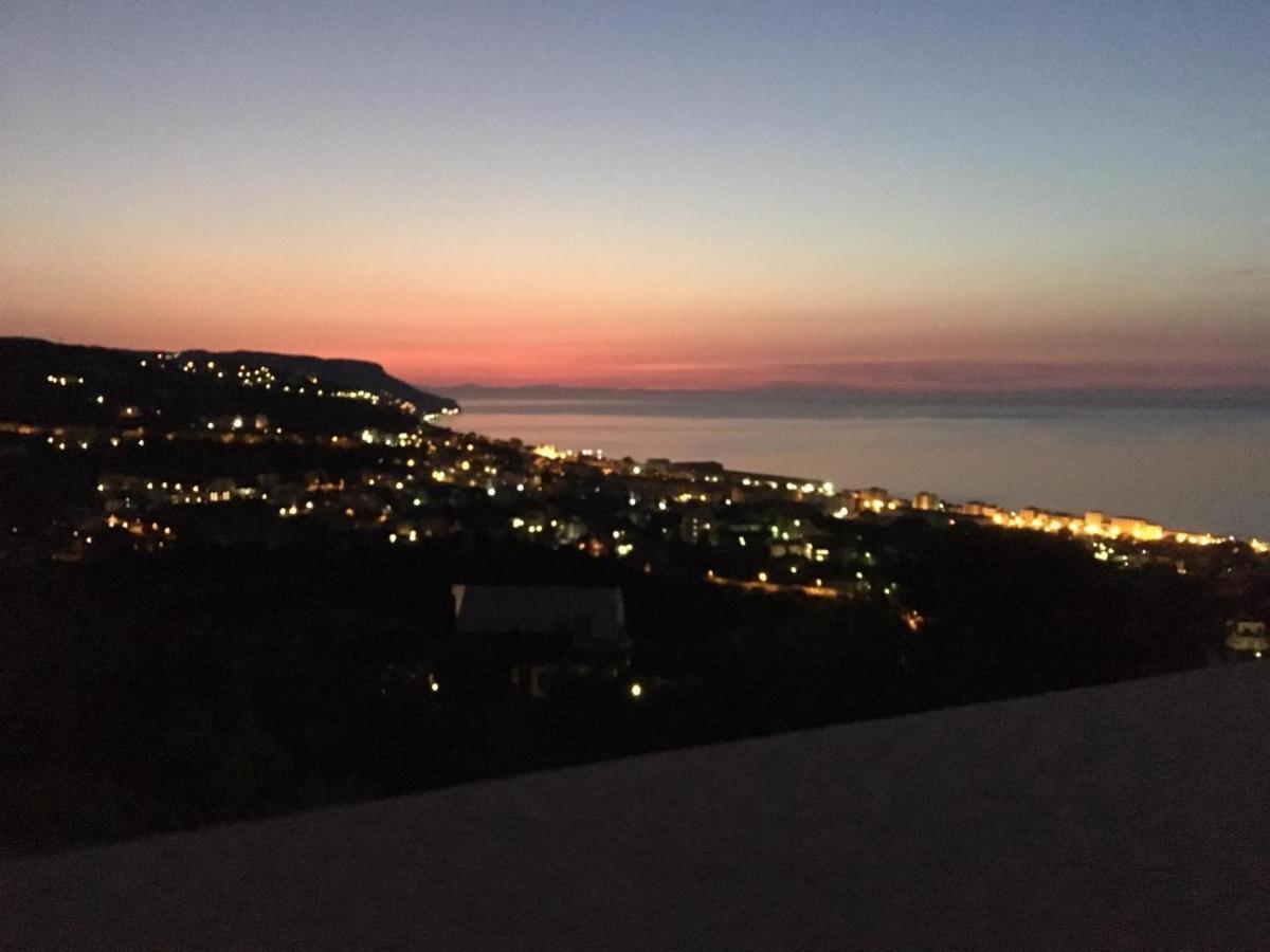 Agriturismo "I Castellari" Пиетра Лигуре Екстериор снимка